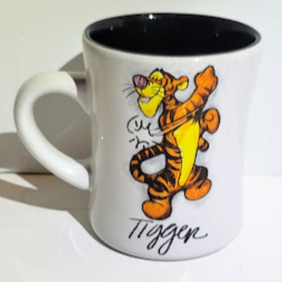 OVERSIZED, DISNEY'S "TIGGER" COFFEE MUG/CUP WHITE EXTERIOR/BLACK INTERIOR - Picture 1 of 5